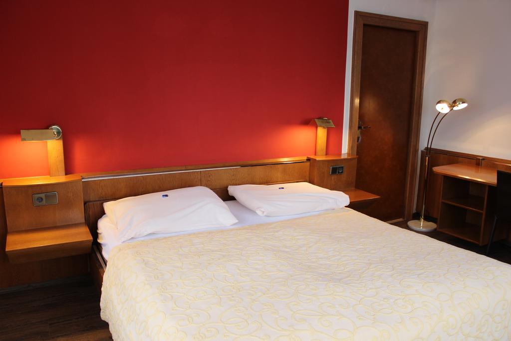 Hotel Restaurant Schweizerhaus Klagenfurt am Wörthersee Zimmer foto
